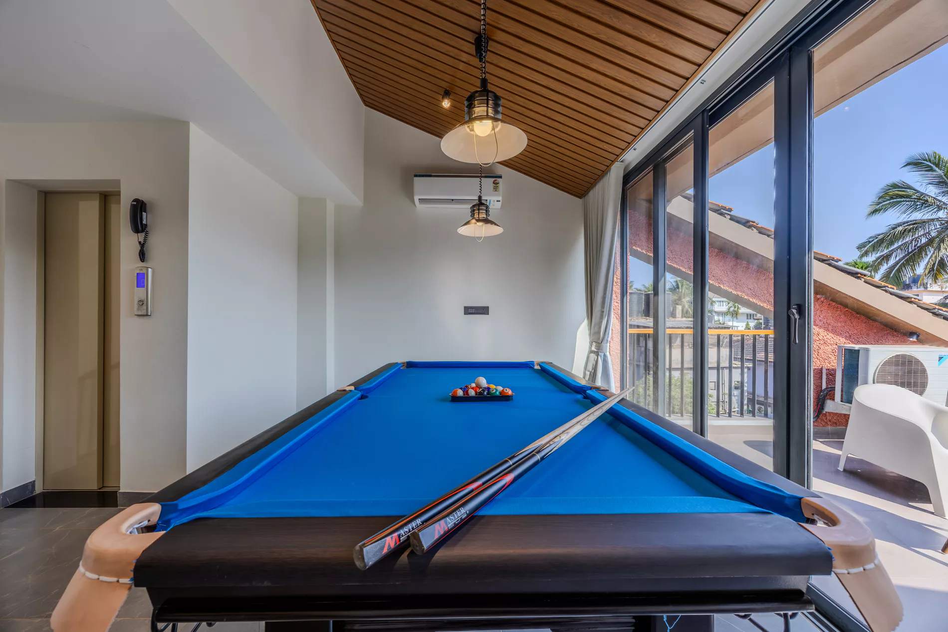 Serenica | 4-BHK Villa in Goa | Pvt Pool, Bar Lounge, Terrace Views | Pet-friendly | ELV - Photo 3