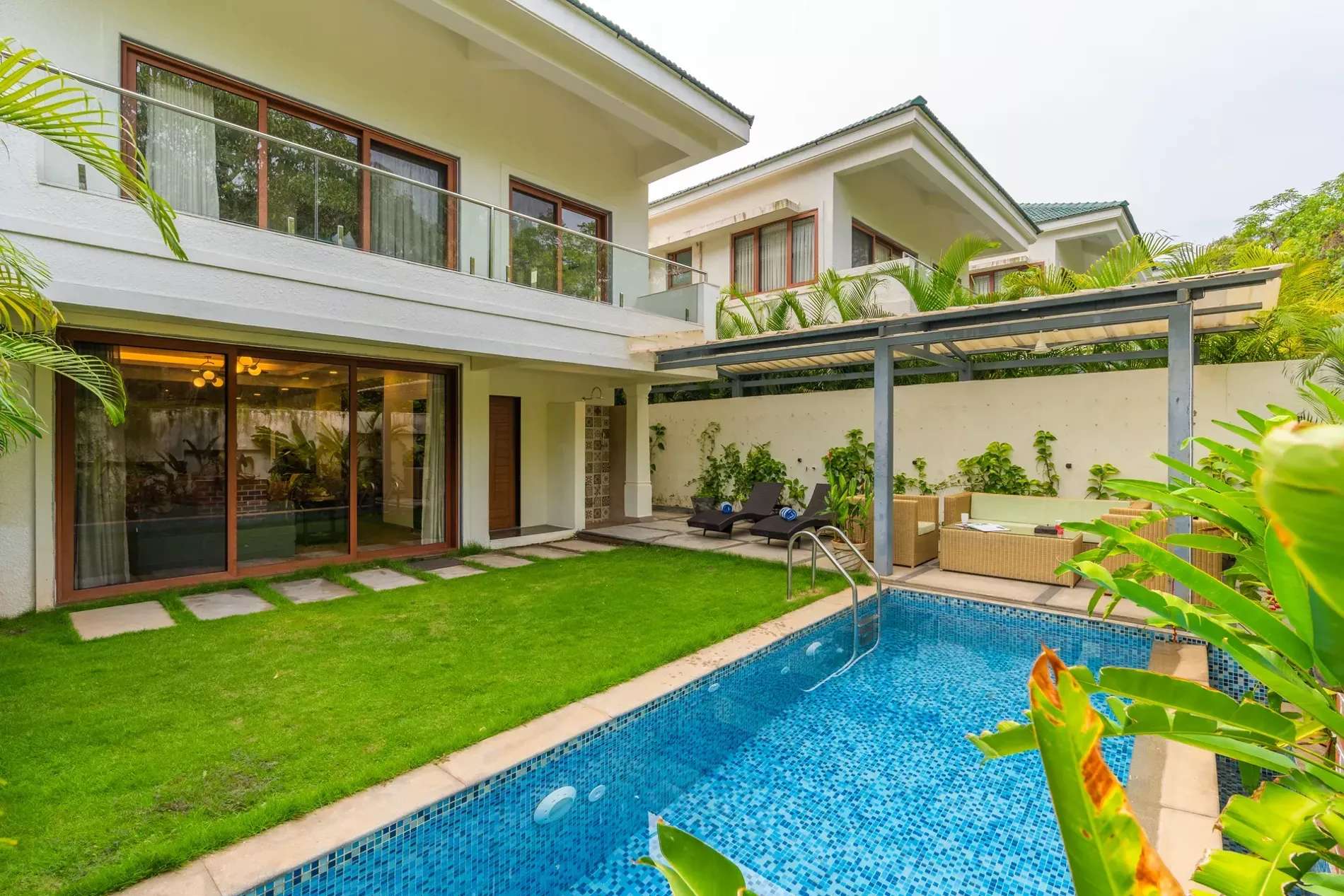 Azalea | Pet-friendly 3-BHK Villa in Goa With Private Pool, Garden & Bar | ELV - Photo 1