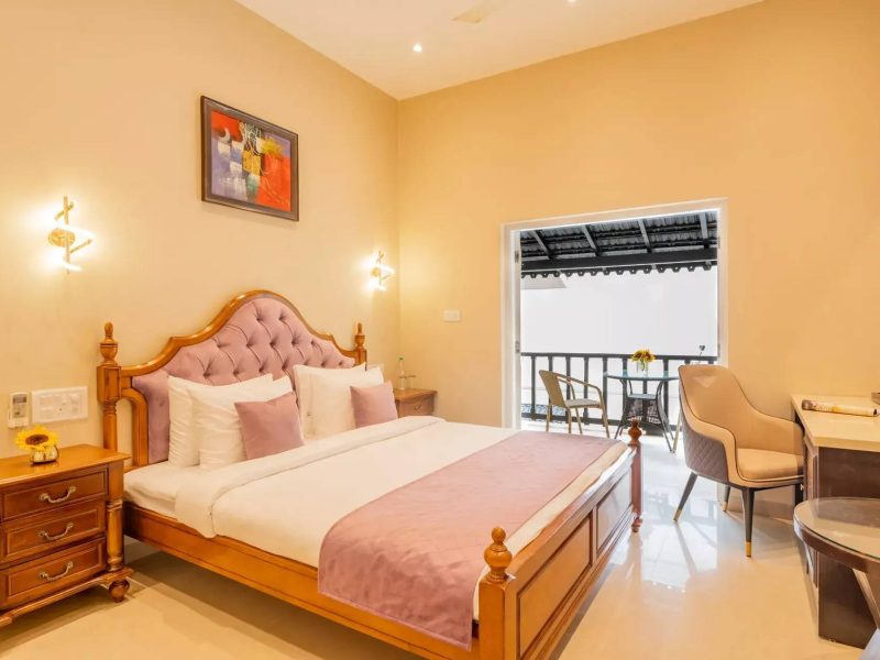 Emperor Ozran 2-BHK Duplex Villa in Goa | Shared Pool, Restro & Bar | Near Beaches