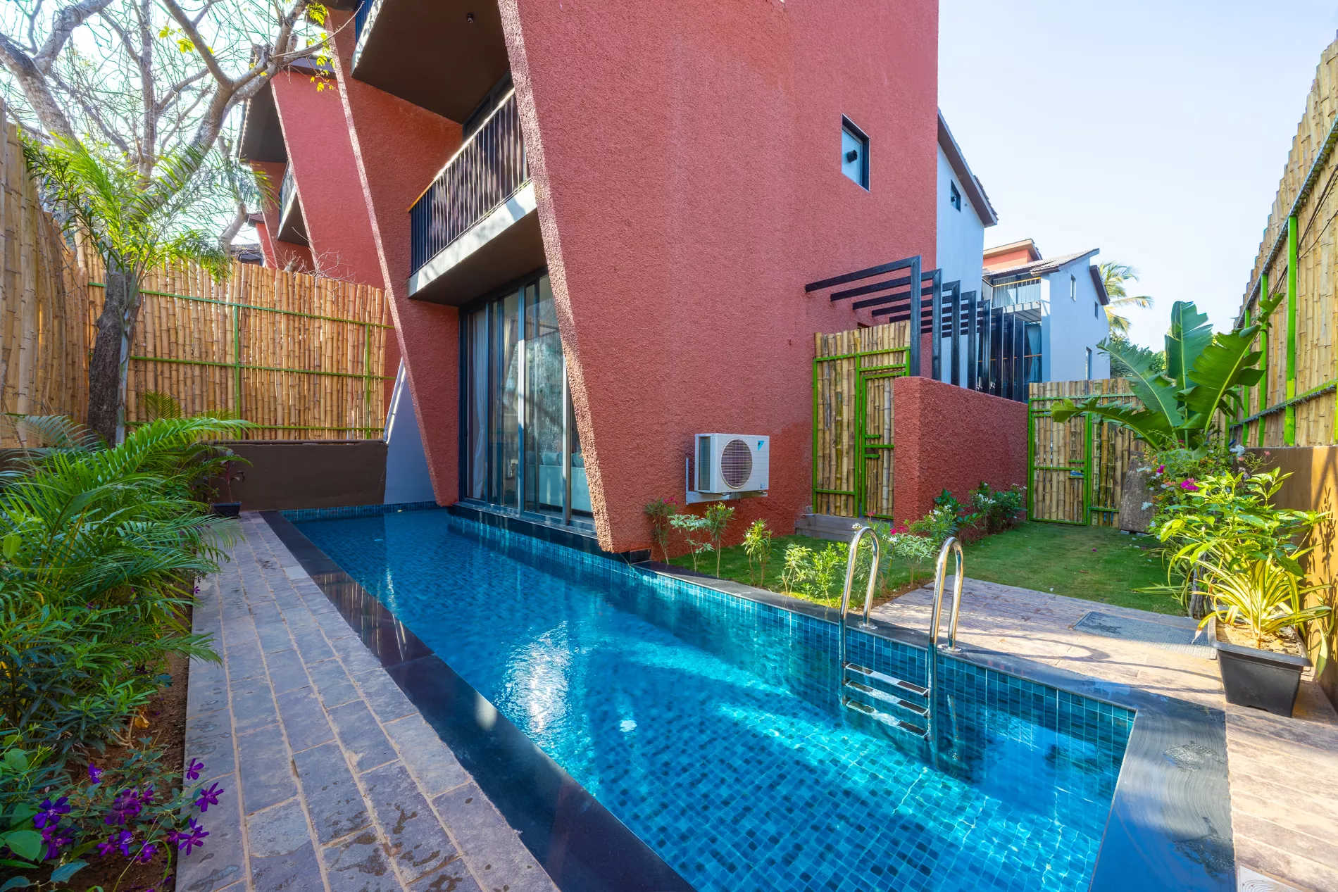 Serenica | 4-BHK Villa in Goa | Pvt Pool, Bar Lounge, Terrace Views | Pet-friendly | ELV - Photo 1