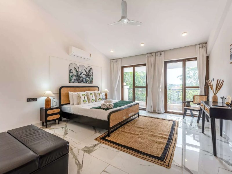Casa Del Mundo | Luxe Pet-friendly 4-BHK Villa in Goa Pvt Pool, Bar, Lift & Scenic Hill