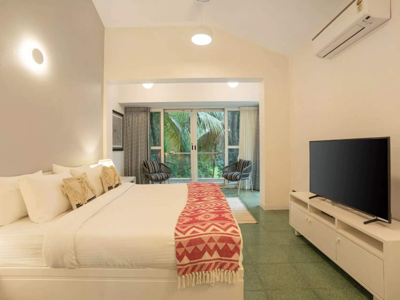 Casa Del Mar | Elegant 4-BHK Villa in Goa with Pool, Bars, Lounge & Gazebo