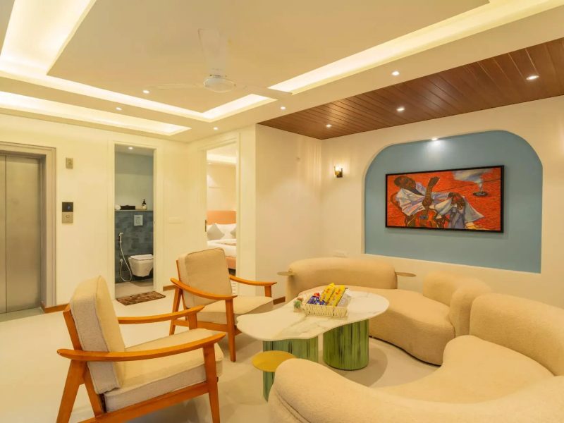 Solace Teal | Pet-friendly 5-BHK Getaway With Pvt. Pool, Grand Dining & 2 living spaces