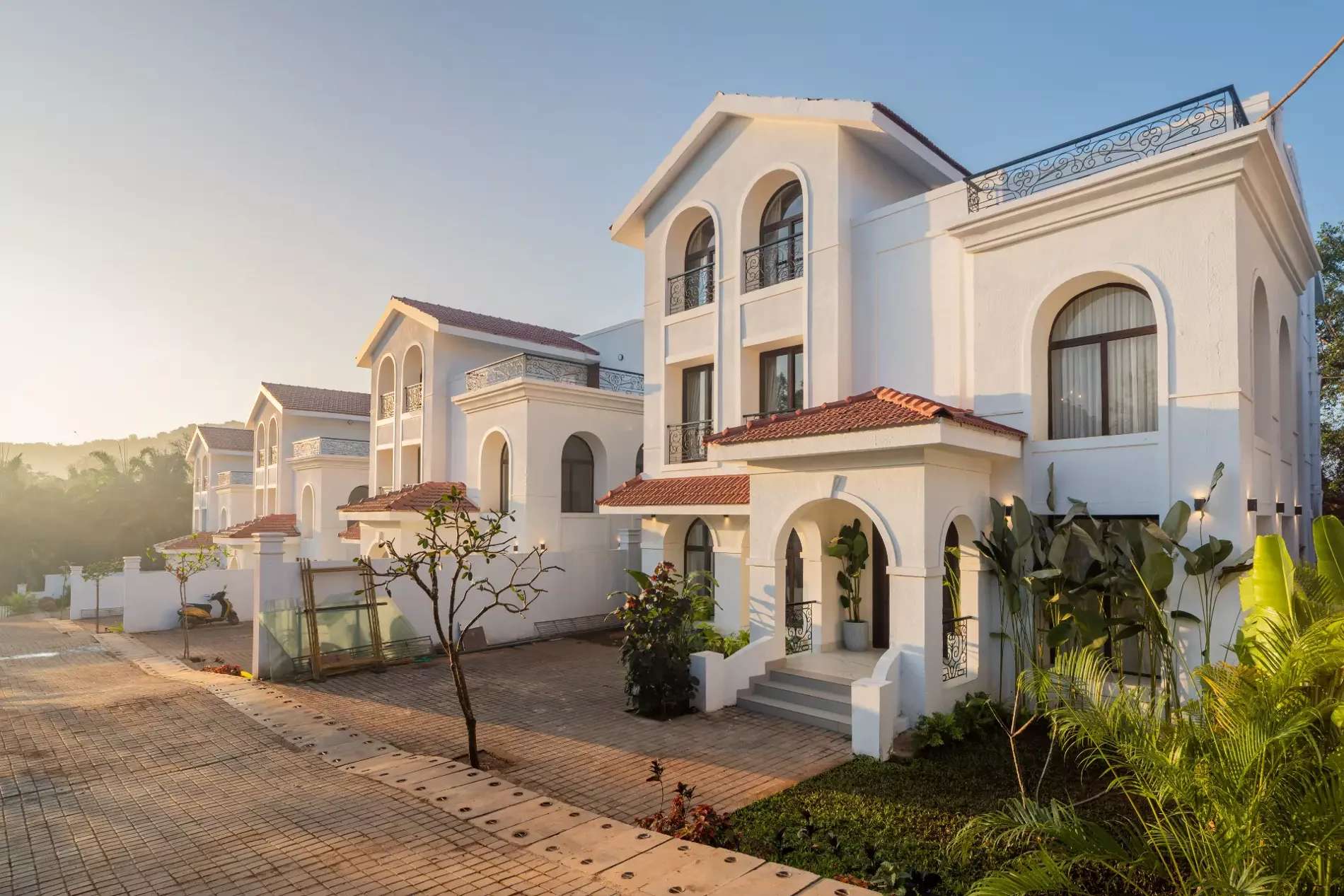 Villa Paraiso ELV | Luxe Pet-friendly 4-BHK Villa in Goa With Pvt Pool & Bar | ELV - Photo 1