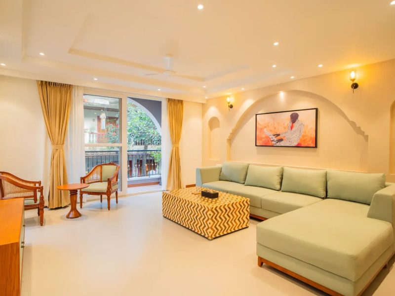 Solace Teal | Pet-friendly 5-BHK Getaway With Pvt. Pool, Grand Dining & 2 living spaces