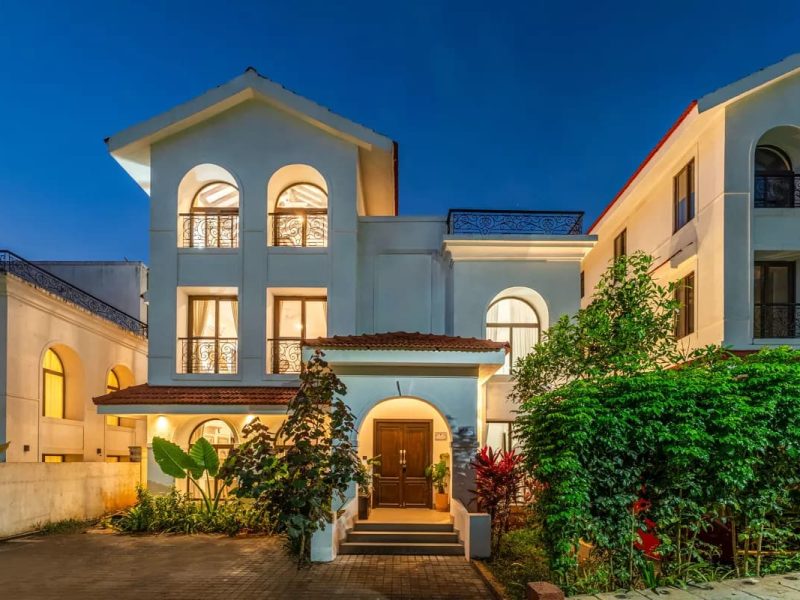 Casa Del Mundo | Luxe Pet-friendly 4-BHK Villa in Goa Pvt Pool, Bar, Lift & Scenic Hill