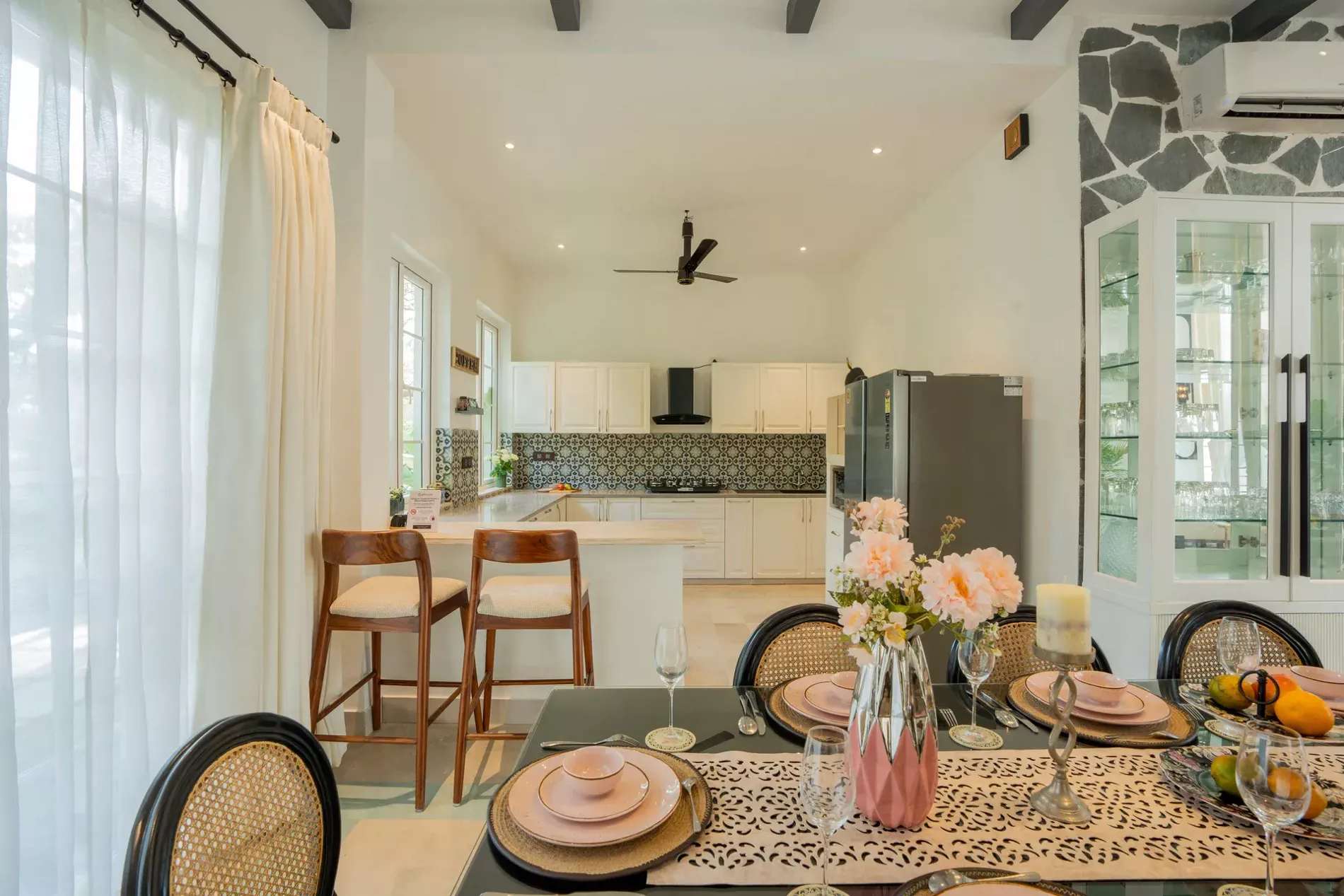 YashGeet Villa ELV | Exquisite 4-BHK Villa in Goa With Pvt Pool, Terrace, Garden & Jacuzzi | Free E-Bike | ELV - Photo 4
