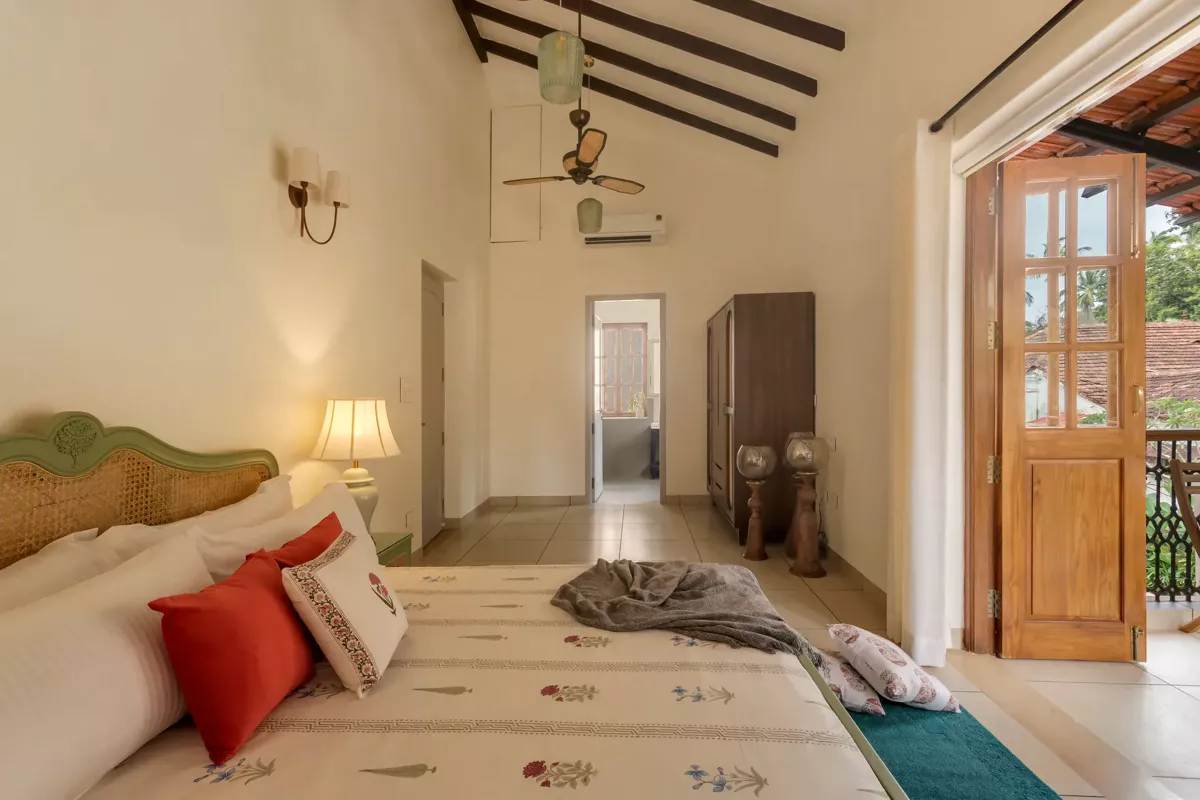 PinkSky | 4-BHK Villa in Goa | Pvt. Pool, Bar & Gazebo | ELV - Photo 4
