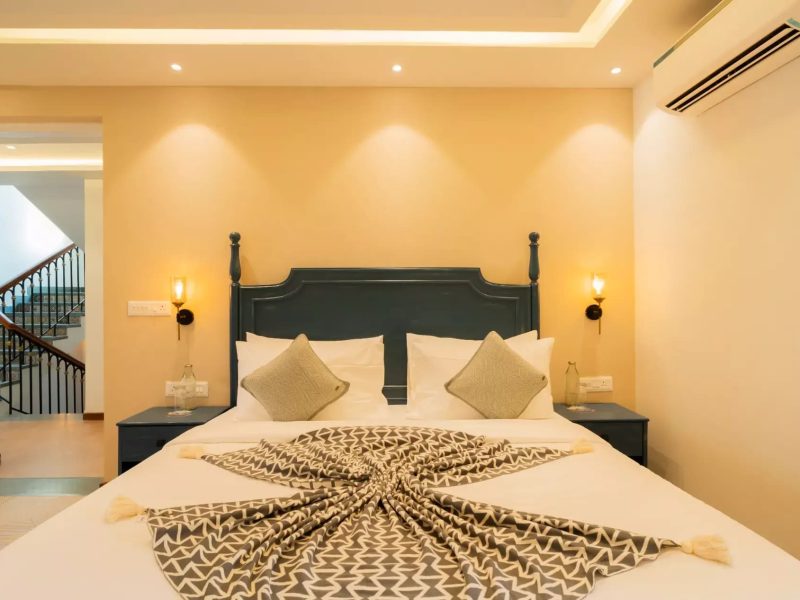 Solace Teal | Pet-friendly 5-BHK Getaway With Pvt. Pool, Grand Dining & 2 living spaces