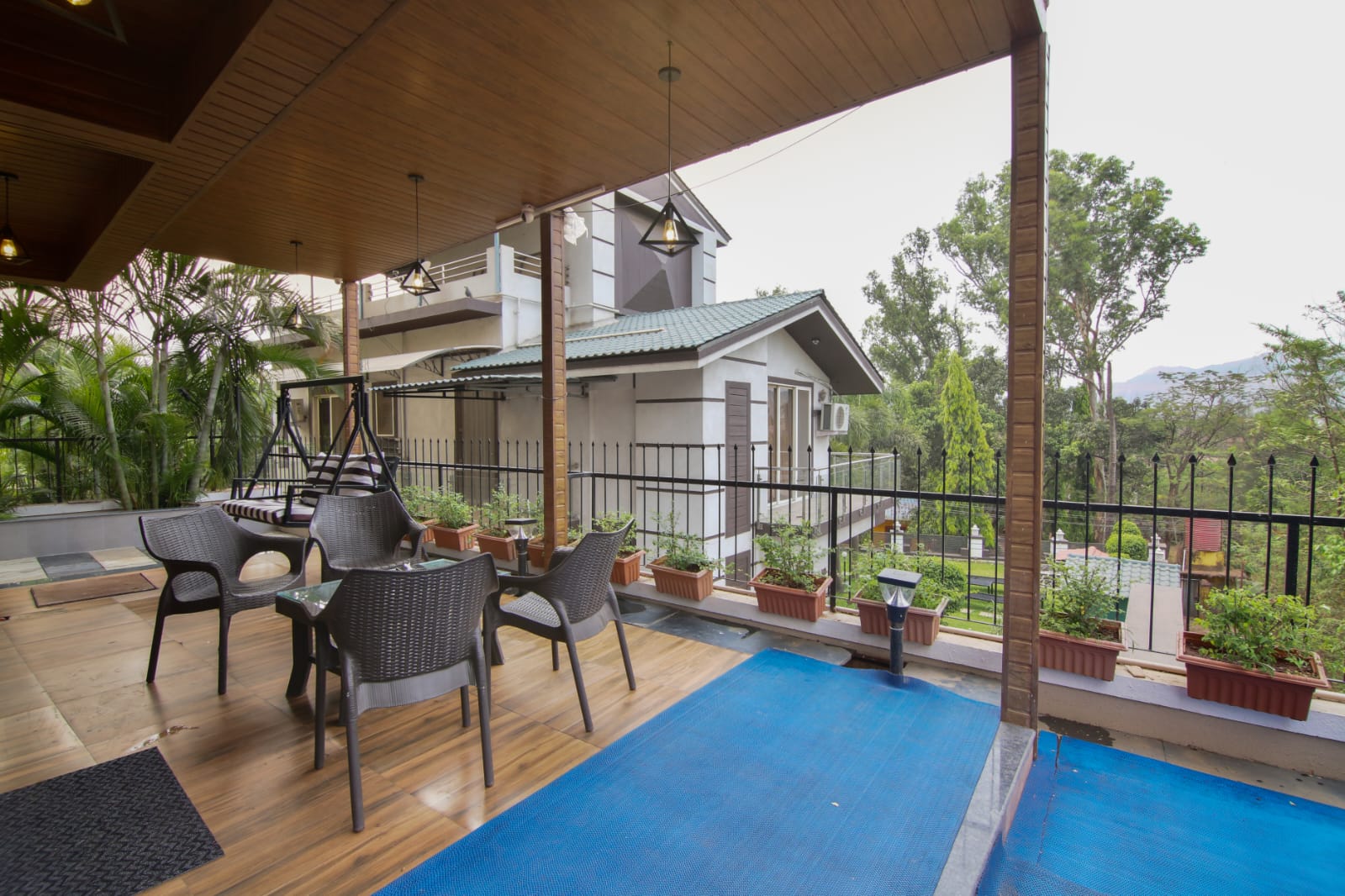 Parmar Mountview-Lavish 5bhk villa in Lonavala - Photo 3
