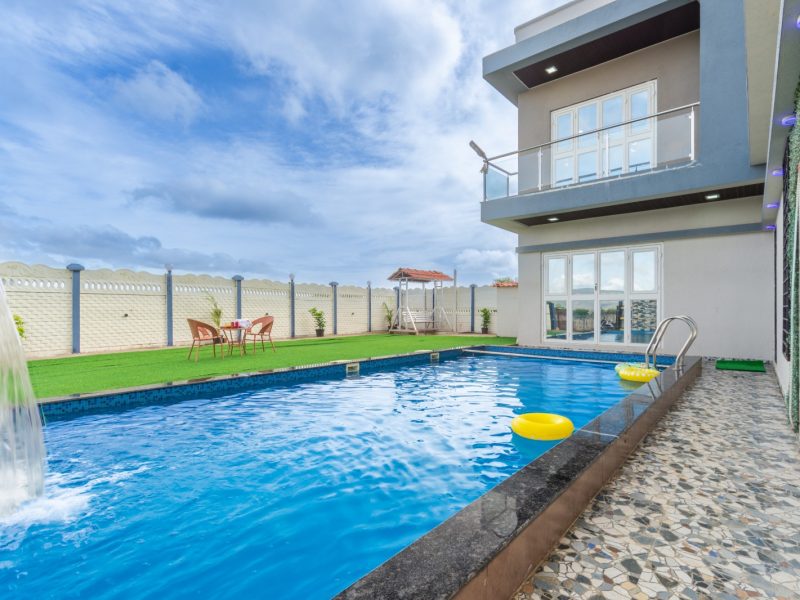White House 4BHK VILLA in Lonavala with Pool