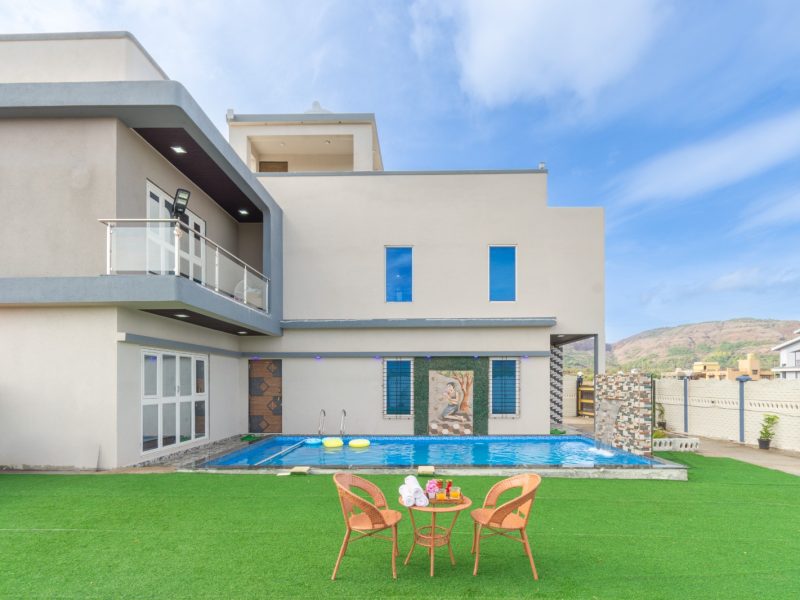 White House 4BHK VILLA in Lonavala with Pool