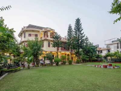 Abhimanyu Mansion Sapphire | 4-BHK Villa in Udaipur Heritage Haveli Outdoor Dining Area & Garden