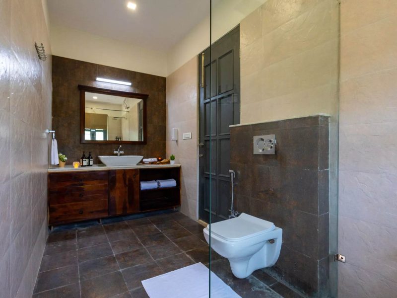 Raas Stays | 4-BHK Villa in Udaipur With Pvt. Pool, Gardens, Lounge Cum Bar & Scenic Aravali Views