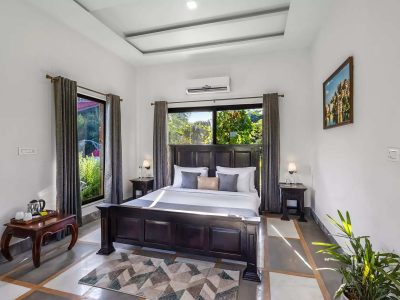 Raas Stays | 4-BHK Villa in Udaipur With Pvt. Pool, Gardens, Lounge Cum Bar & Scenic Aravali Views