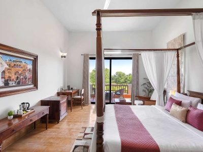 Raas Stays | 4-BHK Villa in Udaipur With Pvt. Pool, Gardens, Lounge Cum Bar & Scenic Aravali Views
