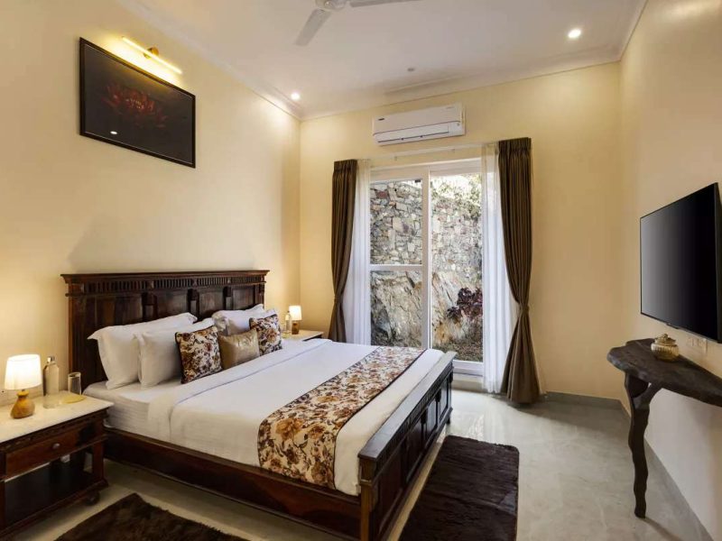 Mandovar Mountain Valley Retreat | 4 Room Pet-friendly Suite Villa In Udaipur Pvt. Estate with Shared Pool