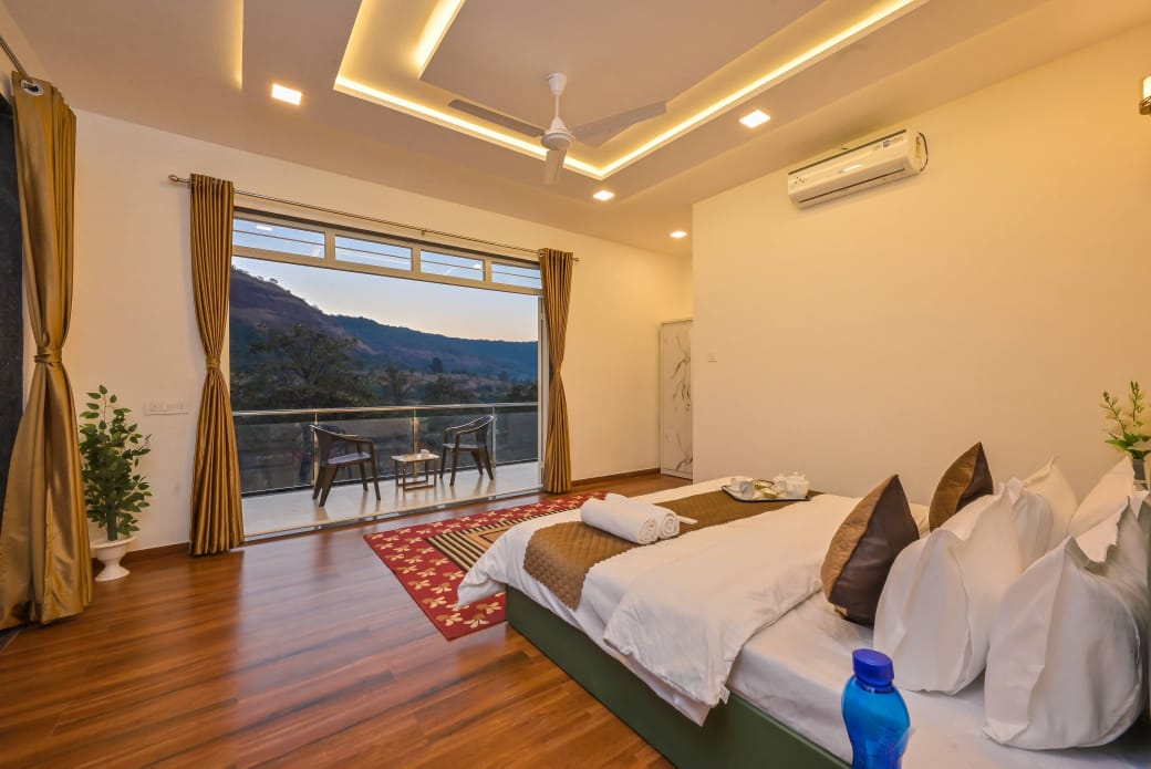The Mountain Mist 4 BHK Villa in Lonavala with Pool - Photo 5