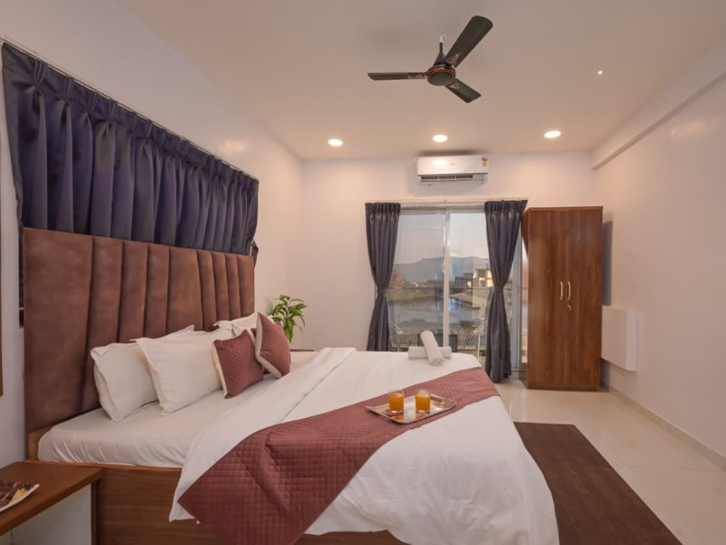 Tito's 6BHK Villa in Lonavala with Pool