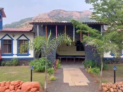 Mountain View 4 BHK Villa in Lonavala with Pool