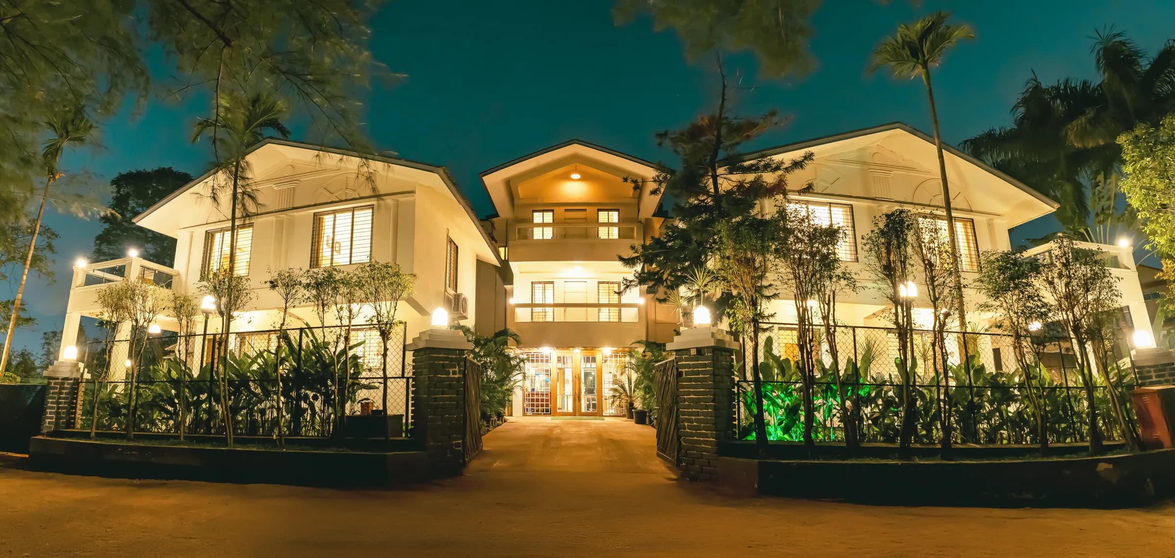 Hangout 13 BHK Villa in Lonavala - Photo 2